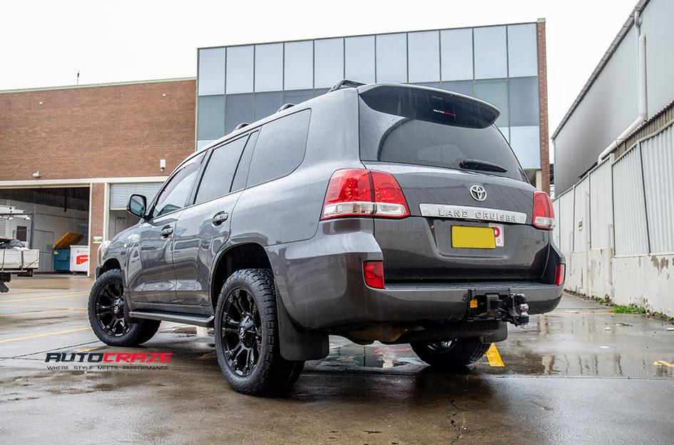 TOYOTA LANDCRUSIER VAPOR MATTE BLACK